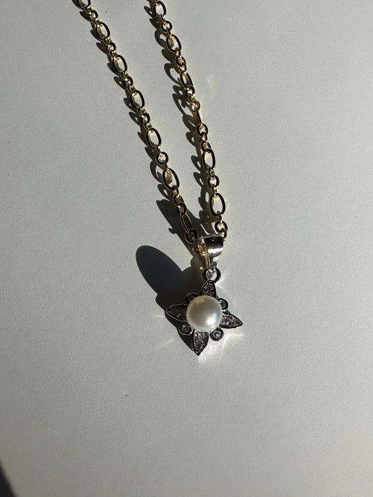 Pearl Flower Necklace